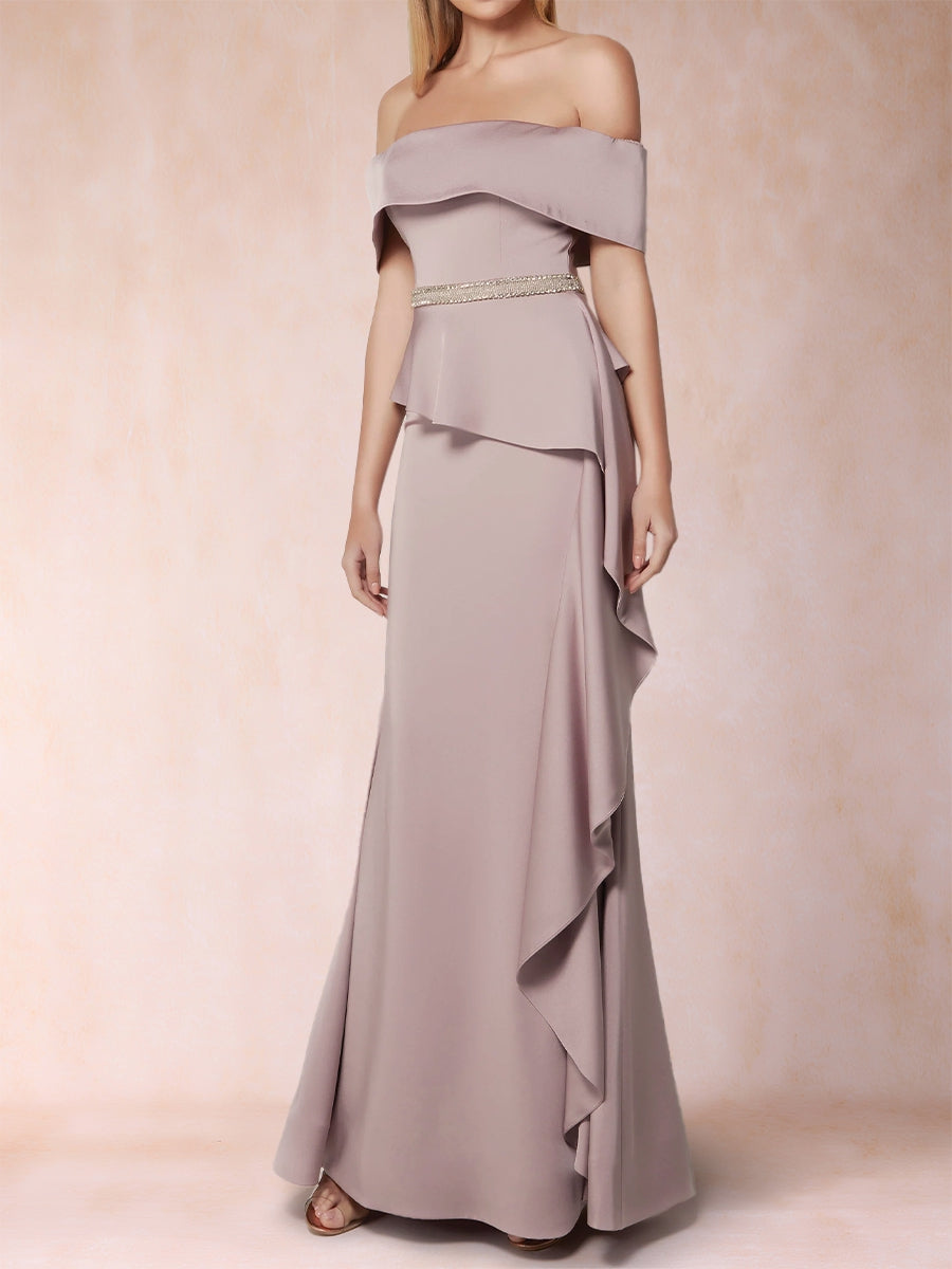 Etui-/Säulen-Kleid mit schulterfreien Ärmeln für die Brautmutter mit Strasssteinen und Rüschen