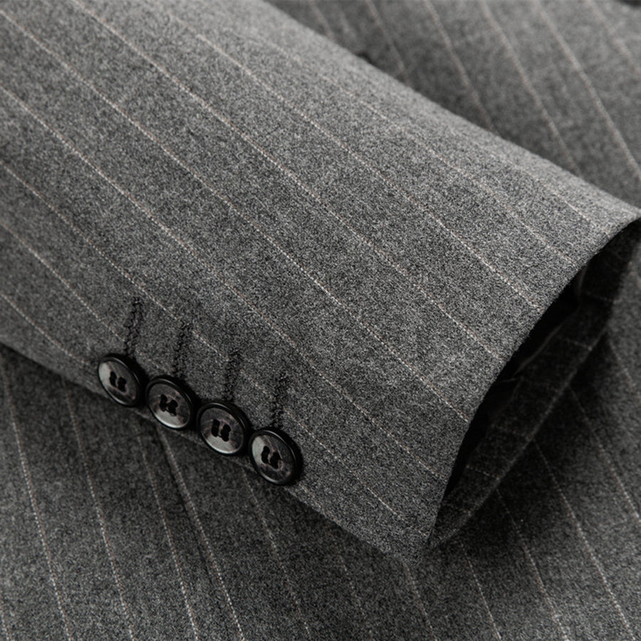 Maßgeschneiderte taillierte einreihige Zweiknopf-2-teilige gestreifte Herren Hochzeitsanzüge