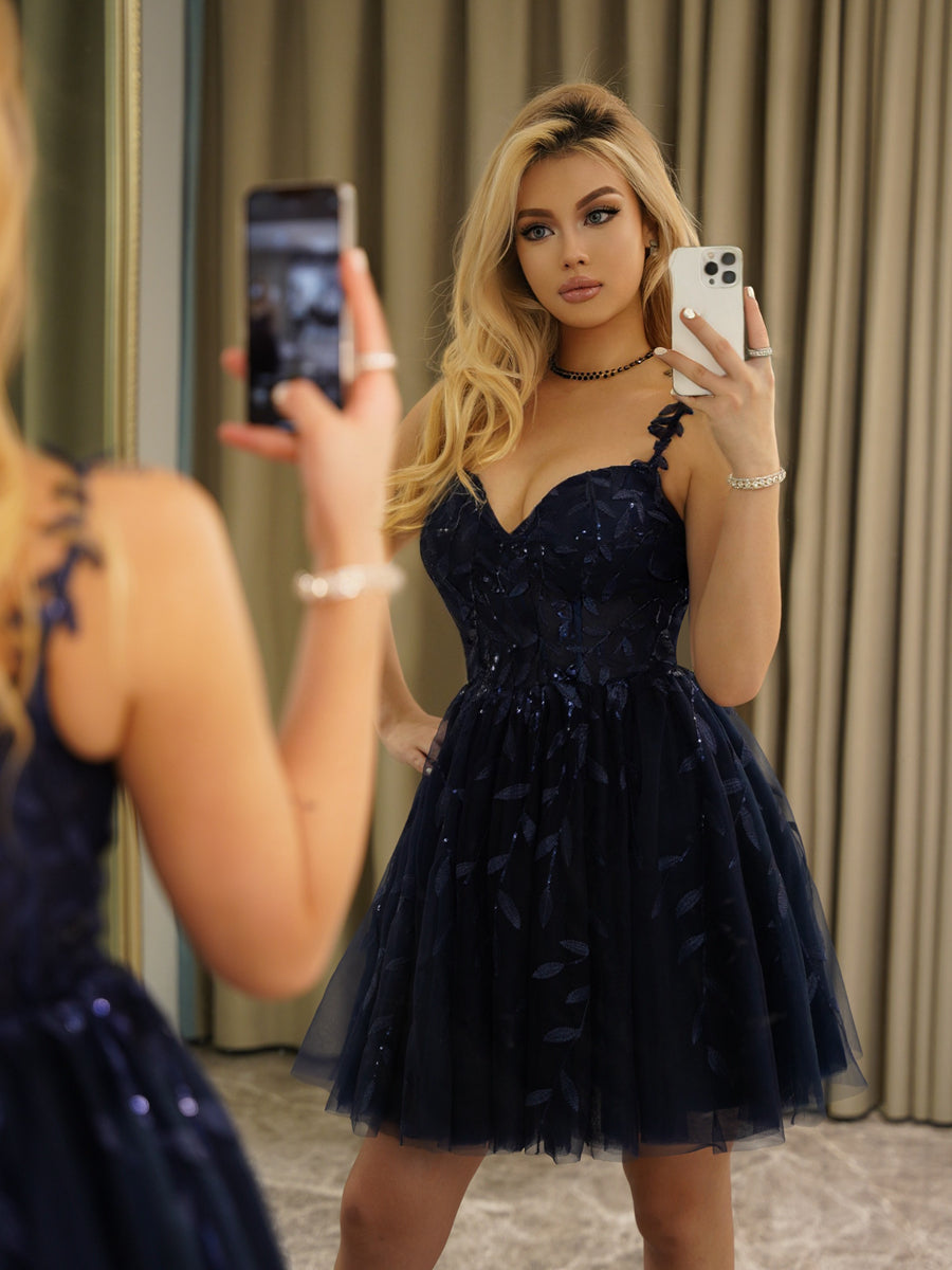 A-Linien-Spaghettiträger Ärmellose Kurze Kleider mit Applikationen Und Pailletten