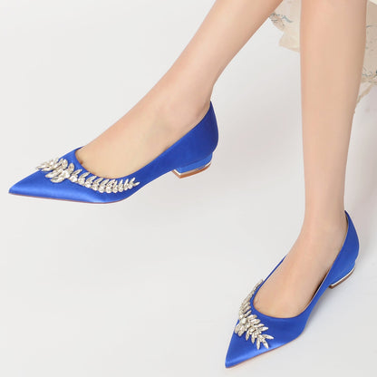 Damen Seidensatin mit flachem Absatz Geschlossene Zehenpartie Strass Partyschuhe