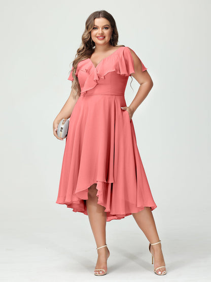 A-Linie/Prinzessin V-Ausschnitt Kurze Ärmel Chiffon Rüschen Hoch-Tief Übergröße Brautjungfernkleider mit Taschen