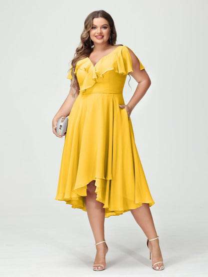 A-Linie/Prinzessin V-Ausschnitt Kurze Ärmel Chiffon Rüschen Hoch-Tief Übergröße Brautjungfernkleider mit Taschen
