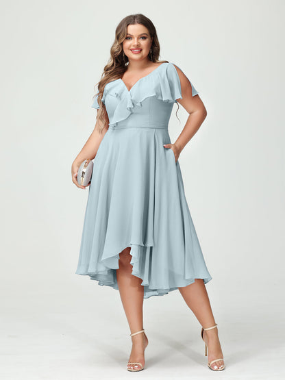 A-Linie/Prinzessin V-Ausschnitt Kurze Ärmel Chiffon Rüschen Hoch-Tief Übergröße Brautjungfernkleider mit Taschen