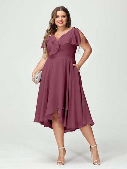 A-Linie/Prinzessin V-Ausschnitt Kurze Ärmel Chiffon Rüschen Hoch-Tief Übergröße Brautjungfernkleider mit Taschen