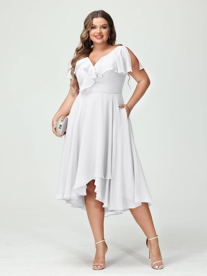A-Linie/Prinzessin V-Ausschnitt Kurze Ärmel Chiffon Rüschen Hoch-Tief Übergröße Brautjungfernkleider mit Taschen